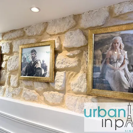 Urbanflat 42 - Two-bedroom Flat In Center Of